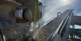 atom on a dragline conveyor